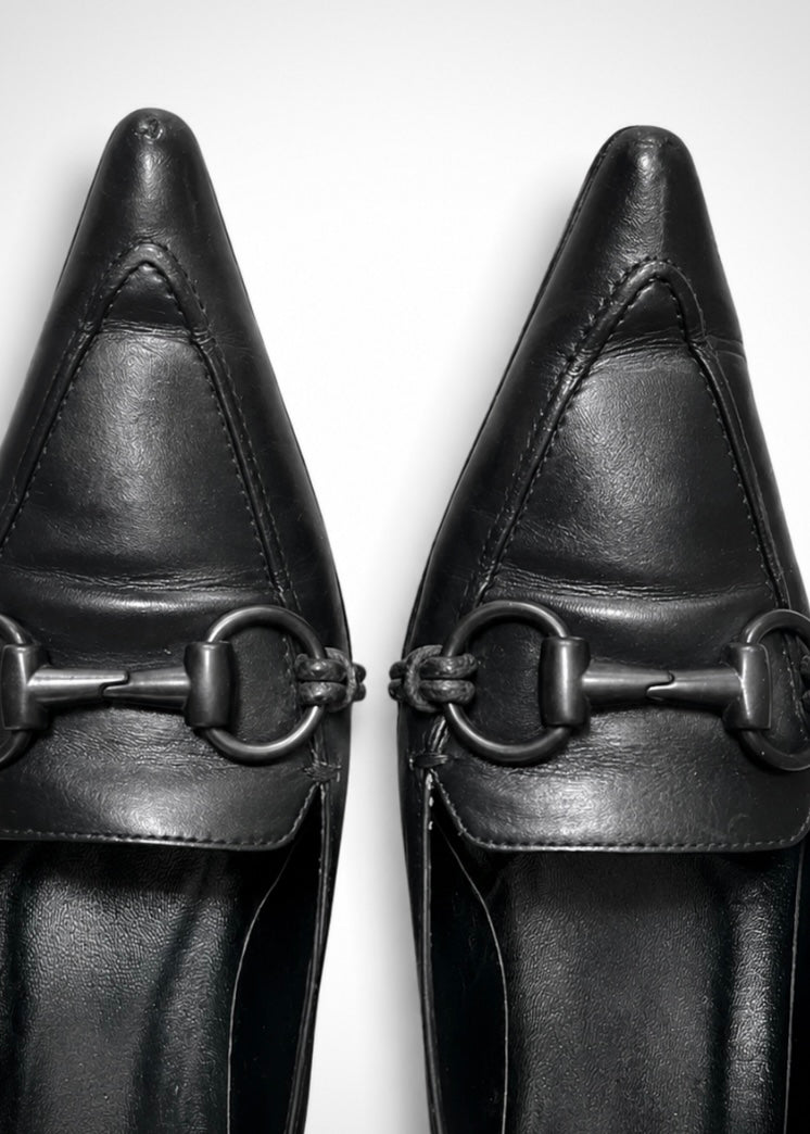 Escarpins noirs en cuir à bout pointu Gucci, taille 38,5