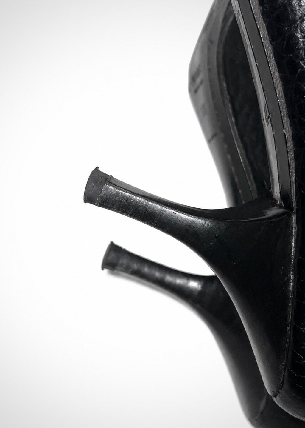 Escarpins Prada en cuir noir texturé, taille 37,5