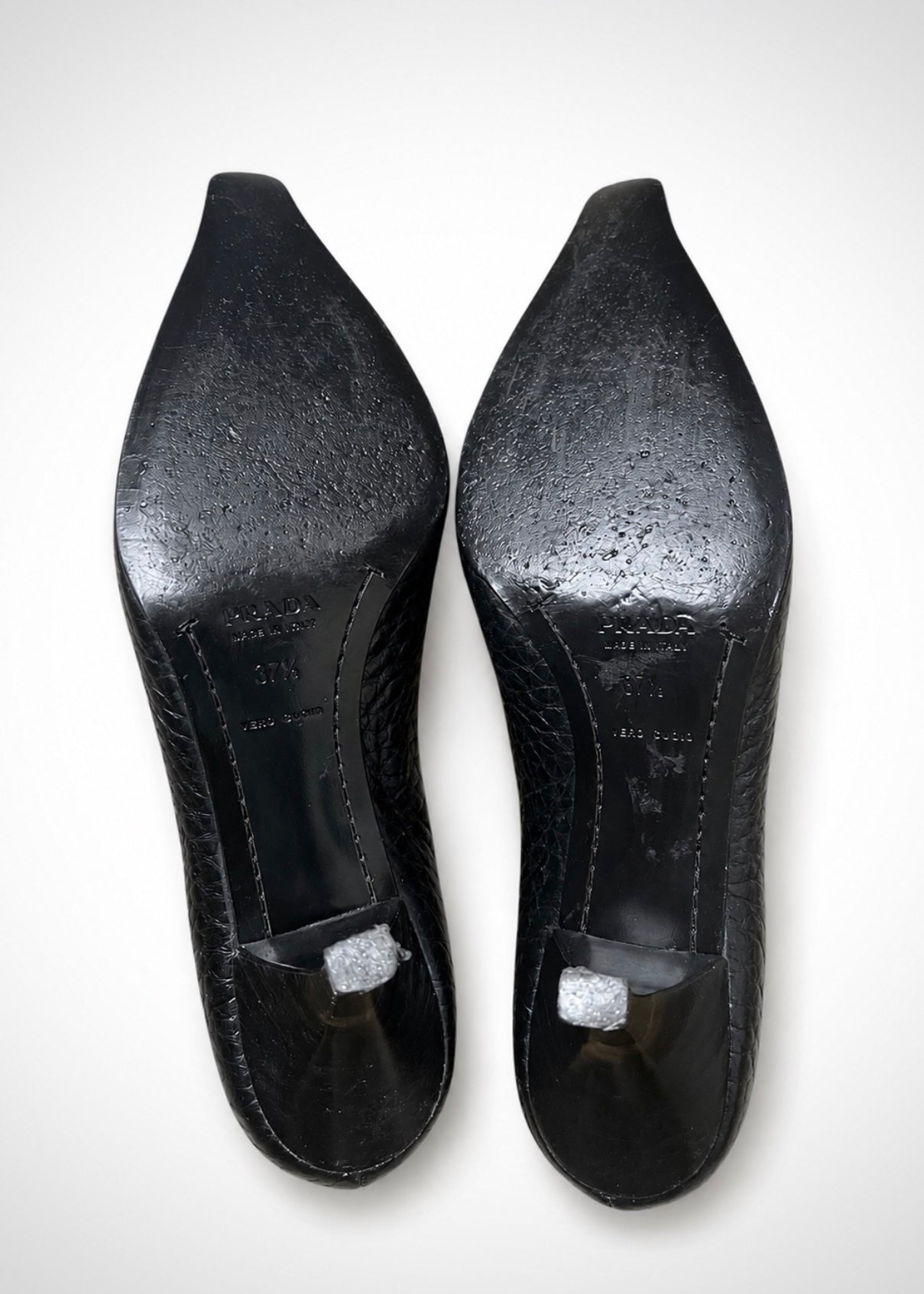 Escarpins Prada en cuir noir texturé, taille 37,5