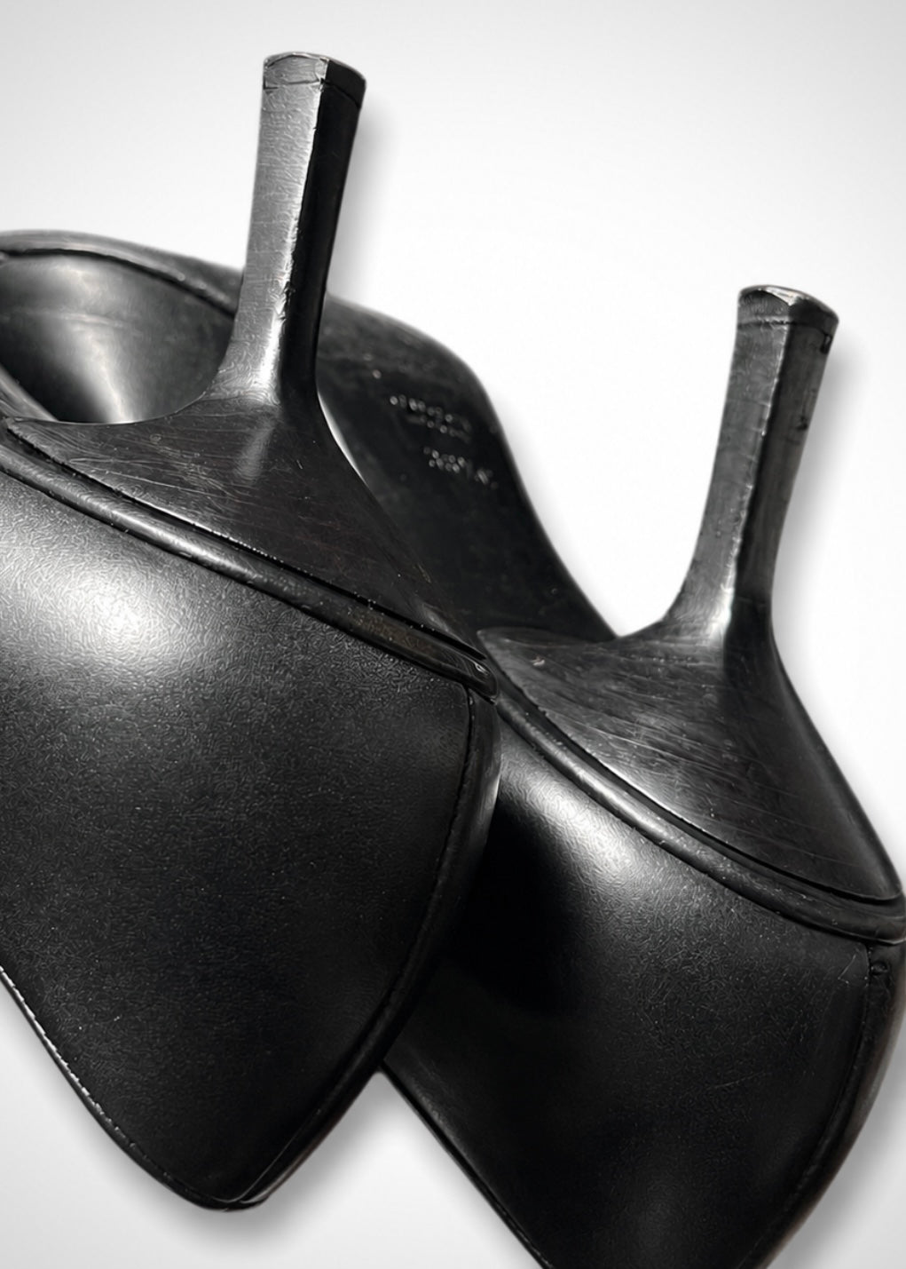 Escarpins noirs en cuir à bout pointu Gucci, taille 38,5