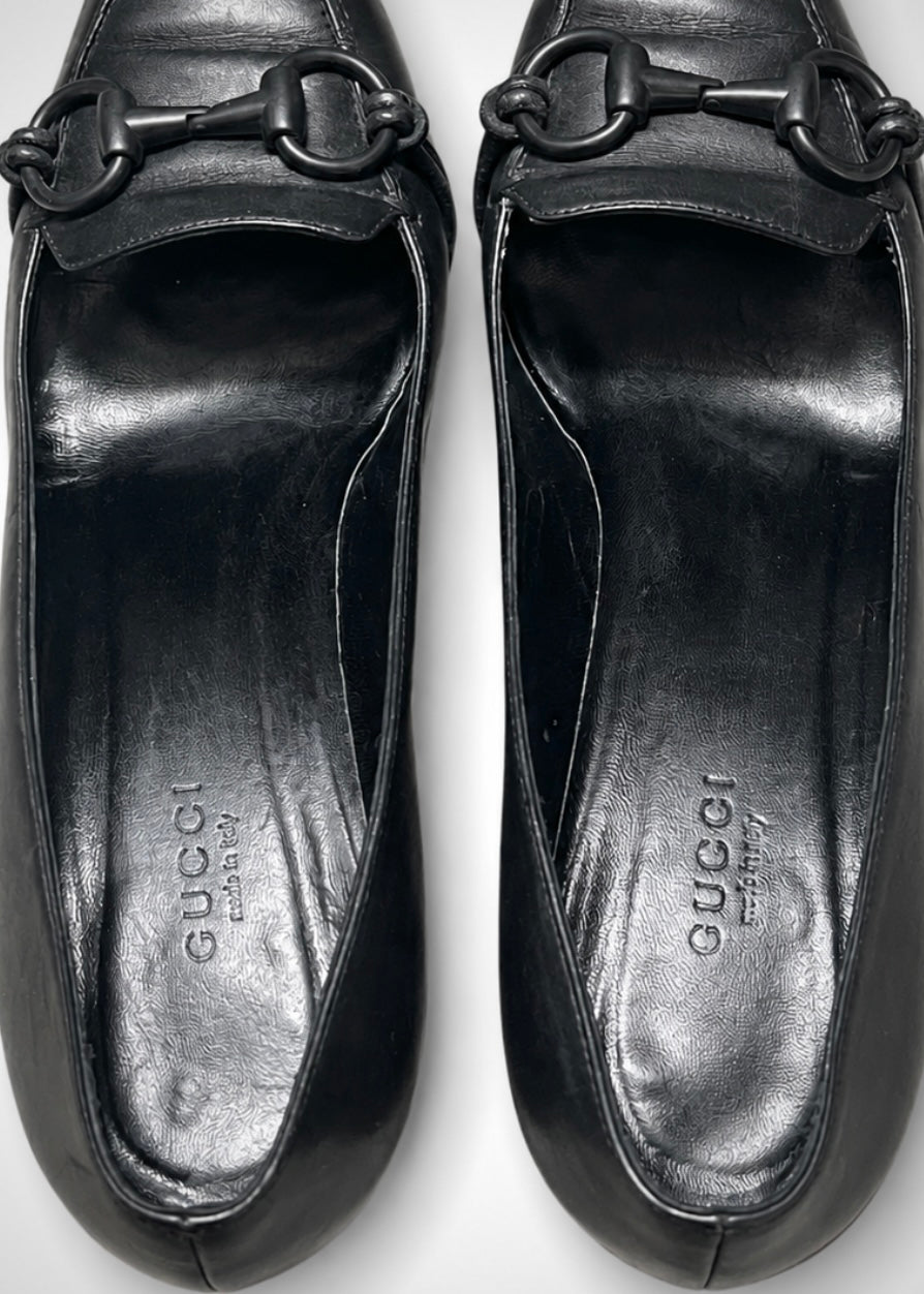 Escarpins noirs en cuir à bout pointu Gucci, taille 38,5